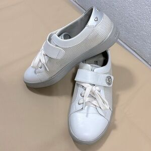 Michael Kors girls shoes with Velcro and laces​​​​​​​​​